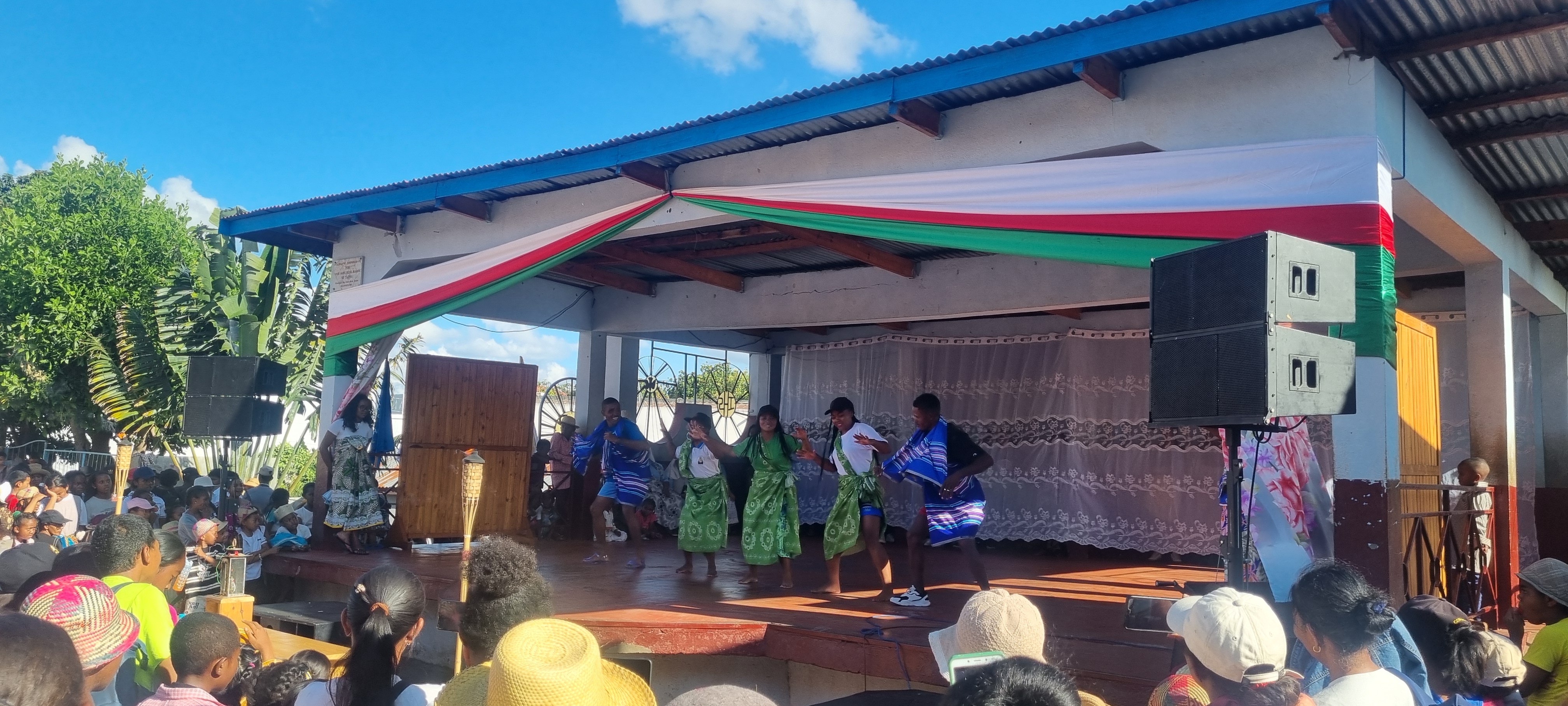 Professeurs en danse Malagasy
